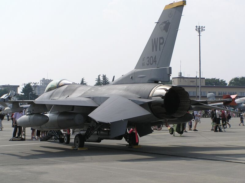 File:F-16 4 Yokota Tokyo.jpg